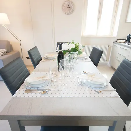 度假居 Casa Luisella - By Lovecomo 萨拉科玛希娜