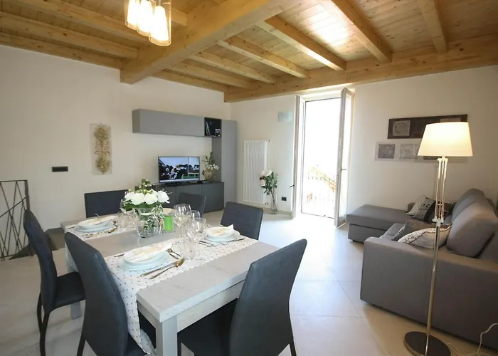 Casa Luisella - By Lovecomo סלה קומצ'ינה